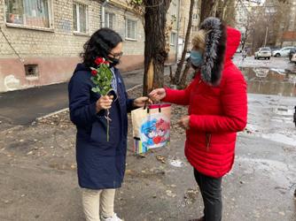Ирина Видина поздравила многодетных мам Октябрьского района